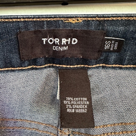 Torrid Skinny Jeans 16s - Picture 2 of 2